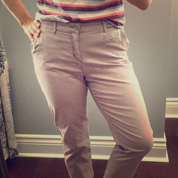 Lot of CASUAL PANTS AND SHORTS - Picture 1 of 13